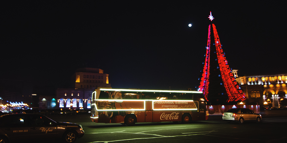 COCA-COLA HAPPINESS BUS 